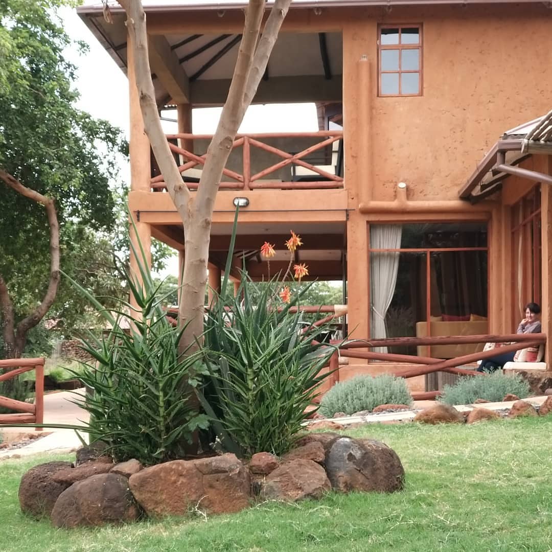Mawe-Mawe-Manyara-Lodge-3.jpeg